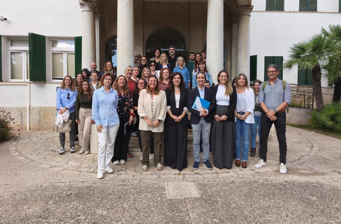 La Mancomunitat del Pla de Mallorca ha participat en la Comissió de Seguiment del Pla de Finançament dels Serveis Socials Comunitaris Bàsics (SSCB) 2025-2027, celebrada a la seu de la Federació d’Entitats Locals de les Illes Balears (FELIB).